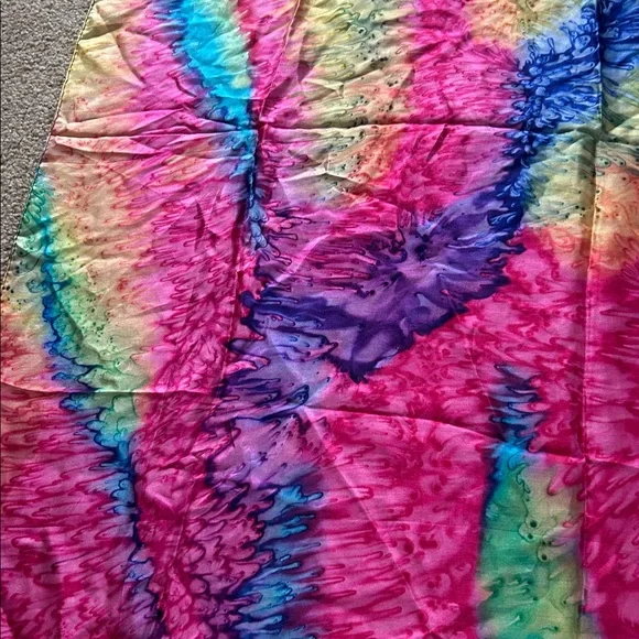 100% Silk Rainbow Tie Dye Printed 33” x 34” scarf - Picture 3 of 5